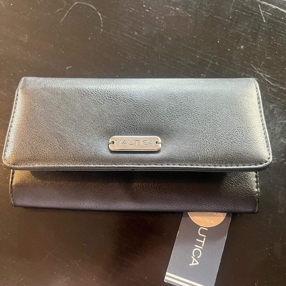 New Nautica wallet never used